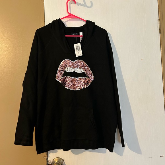 Torrid Black Sweater with Sequin Lips Design - Picture 4 of 10